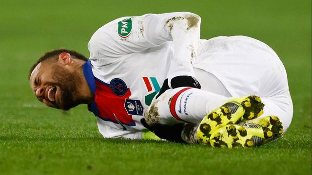 Neymar sahalardan 4 hafta uzak kalacak