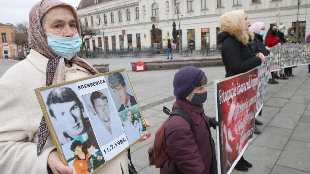 Srebrenitsa anneleri, soykırım kurbanlarının bulunmasını istiyor
