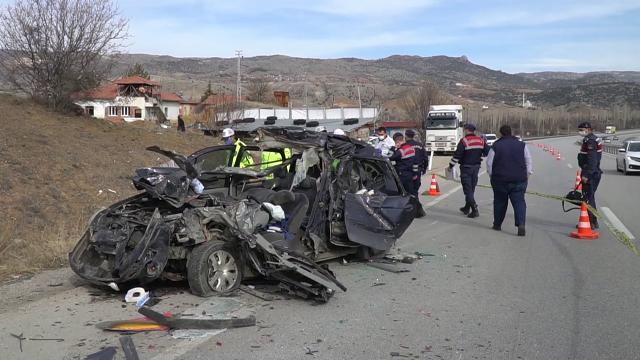 Trafik kazasında hem annesini hem babasını kaybetti