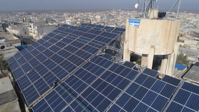 Uluslararası İslami Yardım Vakfı, Suriyenin kuzeyinde güneş enerjisi sistemi kurdu