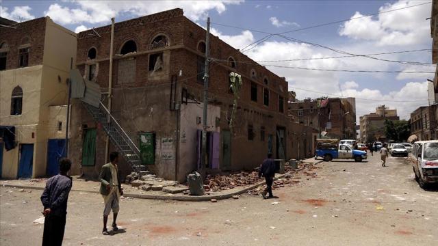 Yemendeki koalisyon Sanaya hava saldırısı başlattı