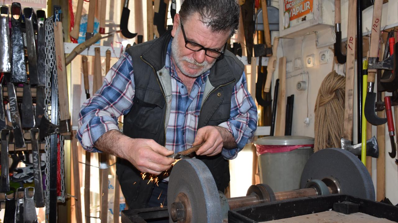 Kadınların azmi ve kararlılığıyla her işin üstesinden gelebileceklerini ifade eden Bulut,