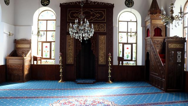 Sultan 2. Abdülhamid Hanın yaptırdığı Kocaelideki Hikmetiye Camii yıllara meydan okuyor