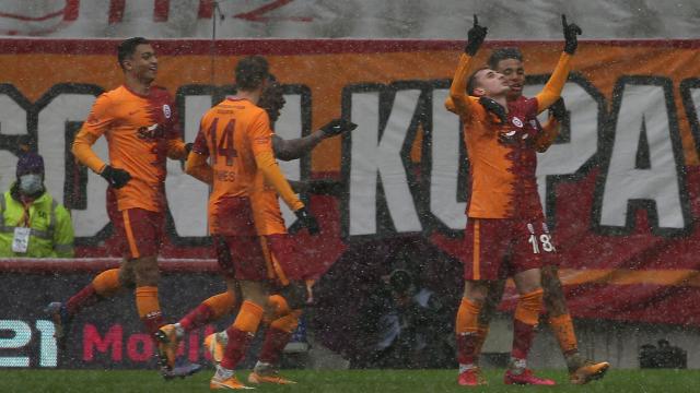 Galatasaray liderliği bırakmadı