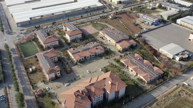 Adıyamanda okul çatıları güneş tarlası oluyor