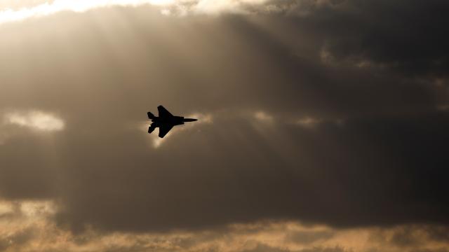 Güney Korede F-5 savaş uçağı dağa çakıldı