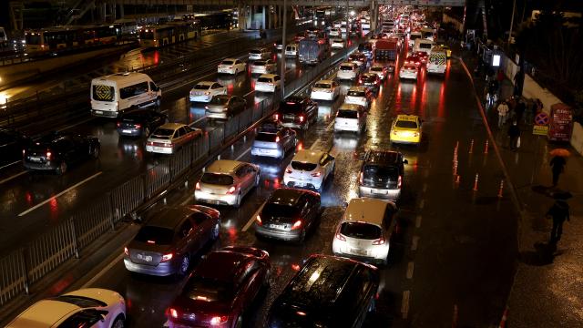 İstanbulda kısıtlama öncesi trafik yoğunluğu