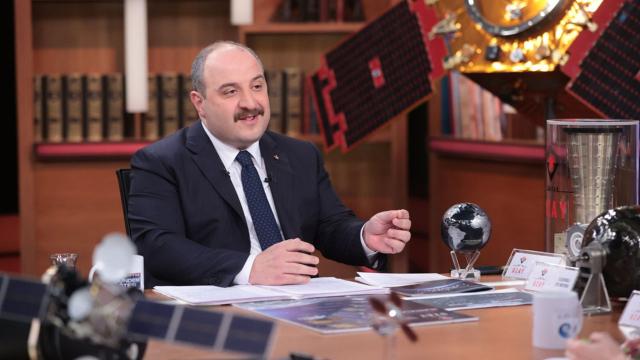 Bakan Varank: Vatandaşlarımız bu işe sahip çıktıklarını gösterdi