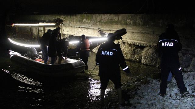 Sapanca Gölünde mahsur kalan 5 kişi kurtarıldı