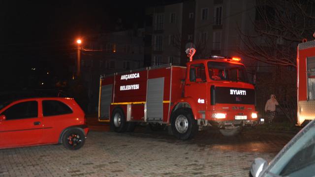 Düzcede apartman yangını: 3 kişi hastaneye kaldırıldı