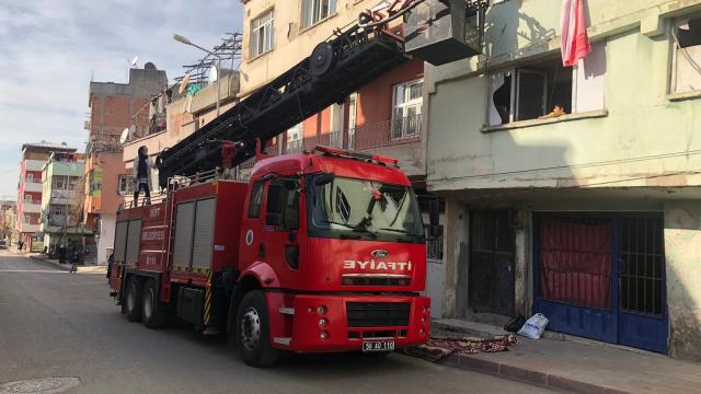 Siirtte evde mahsur kalan çocuk itfaiye ekiplerince kurtarıldı
