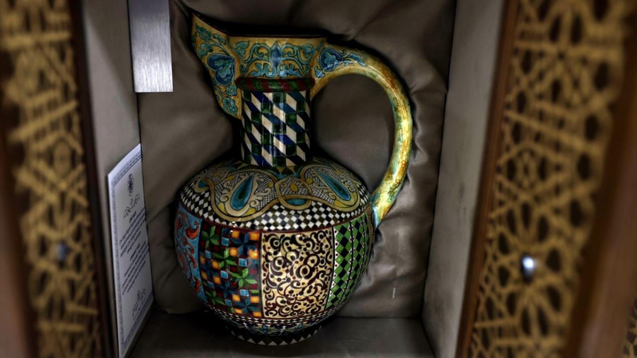 25 yıllık atölyede Selçuklu dönemine ait çiniler yapılıyor