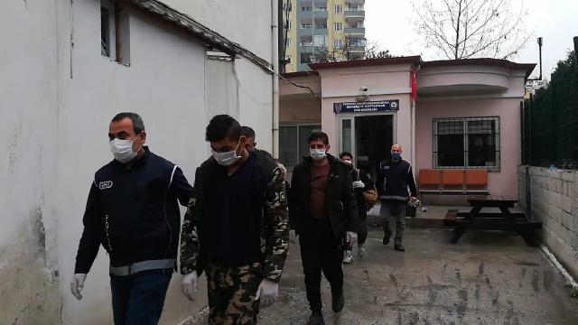 Yurda yasa dışı yollarla giren Afganistanlı 3 kişi yakalandı