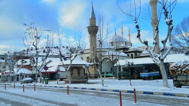 Antalyada bazı ilçeler 5 yıl sonra "kar" gördü