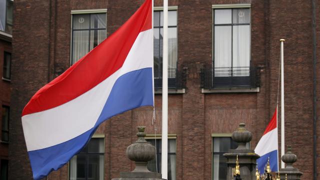 Hollandada 3 Türke Kraliyet Nişanı verildi