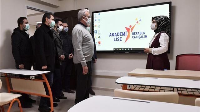 Diyarbakır Valisi Karaloğlu eğitim dönemi öncesi incelemelerde bulundu