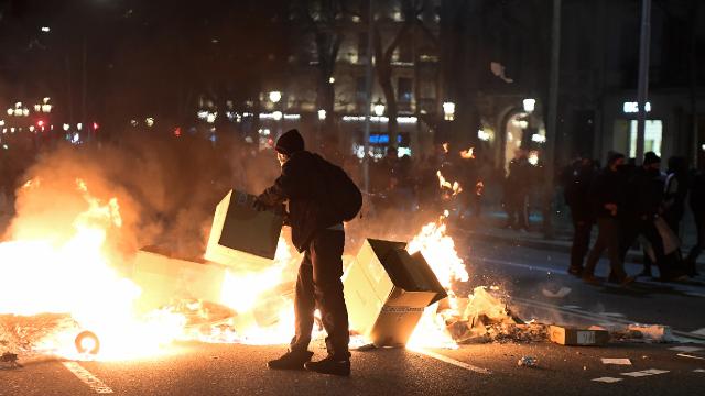 İspanyada müzisyen Haselin tutuklanması protesto edildi