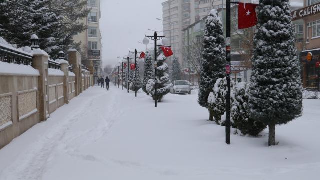 Yozgatta kar nedeniyle 86 köy yolu ulaşıma kapandı
