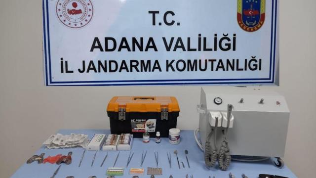Adanada ruhsatsız diş muayenehanesi işleten şüpheli yakalandı