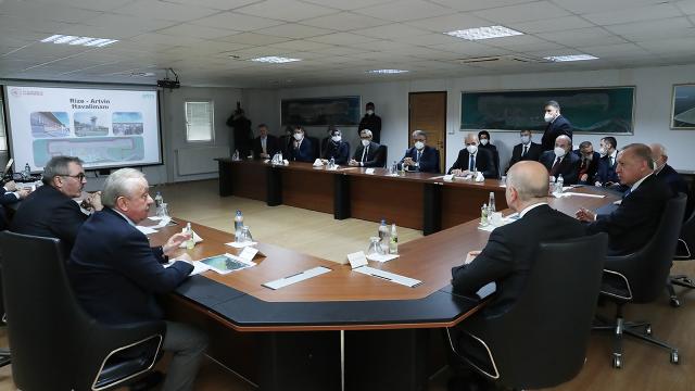 Cumhurbaşkanı Erdoğan, Rize-Artvin Havalimanı inşaatıyla ilgili bilgi aldı