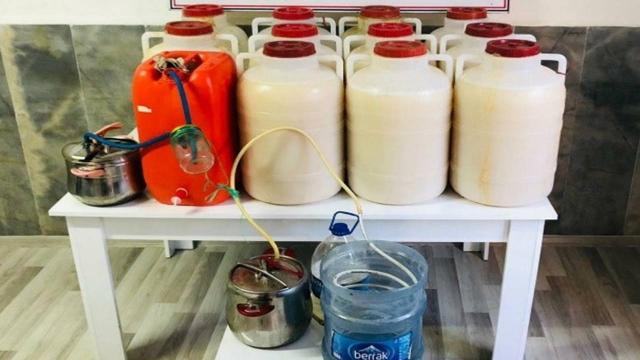 Mersinde 485 litre sahte içki ele geçirildi: 2 gözaltı