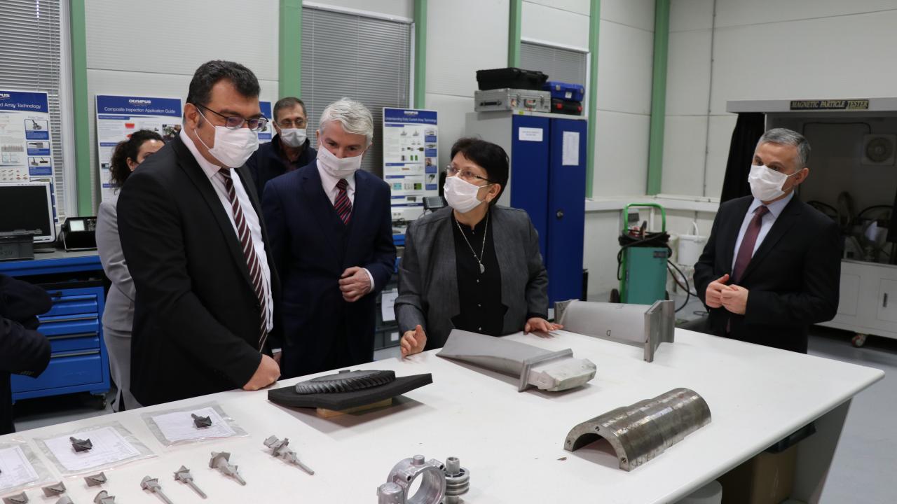 Bir motordaki en kritik parçalar sıralandığında ilk sırada birinci kademe kanatların geldiğine işaret eden Akşit,