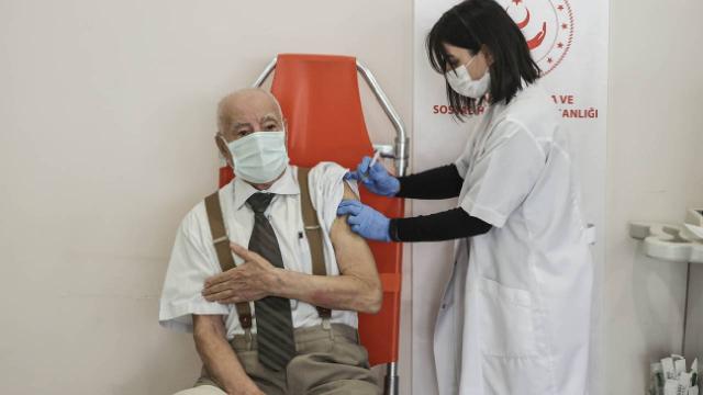 Bakımevlerinde 2nci doz aşı uygulanması başladı