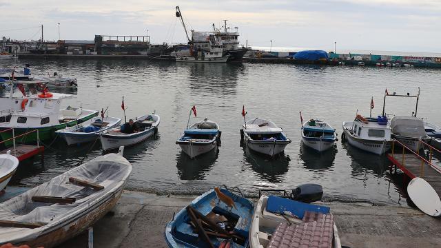 Balıkçılar deniz salyasının bitmesini bekliyor