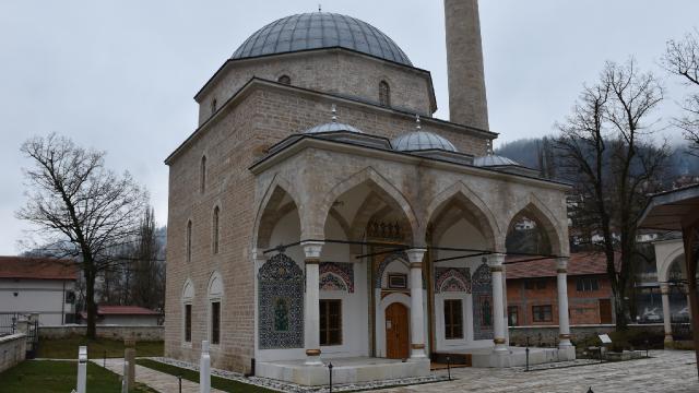 Bosna Hersekteki tarihi Alaca Camiine silahlı saldırı