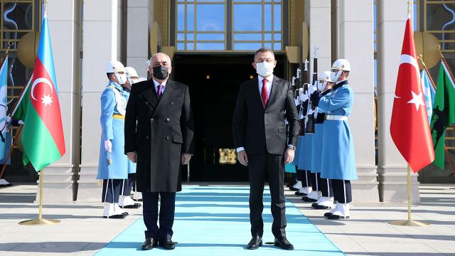 Cumhurbaşkanı Yardımcısı Oktay, Azerbaycan Başbakanı Asadov ile görüştü