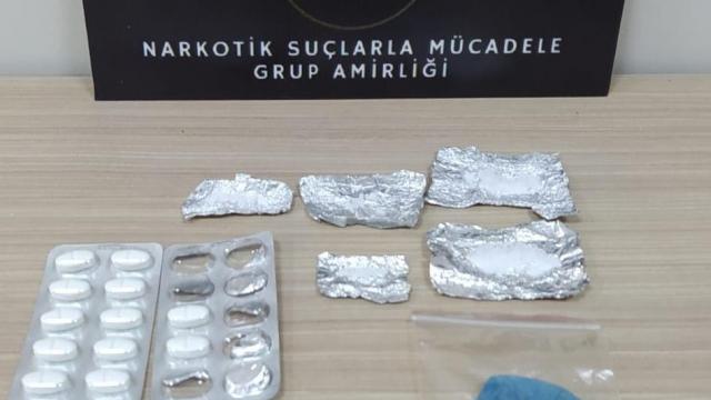 Osmaniyede uyuşturucu satıcılarına yönelik operasyonda 12 kişi gözaltına alındı