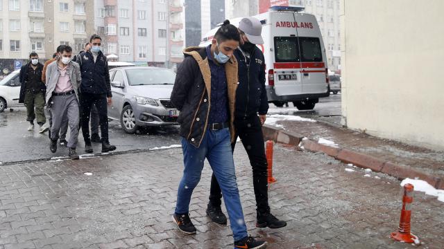 Kayseride terör örgütü DEAŞ üyesi 4 zanlı adliyeye sevk edildi