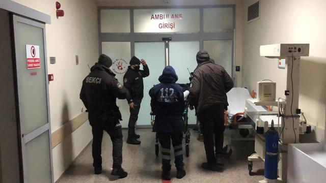 Gürültü ihbarına giden polislere bıçaklı saldırı