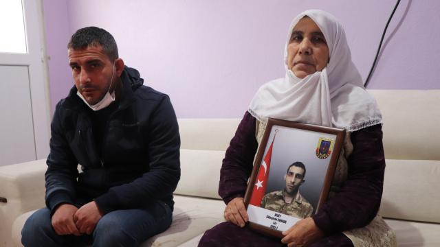 Gara şehidi Sungurun annesi: Bu bayrak bizim bayrağımızdır