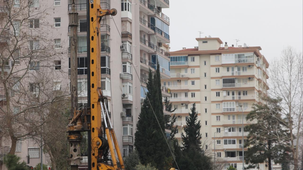 Yıkım çalışmaları devam ediyor