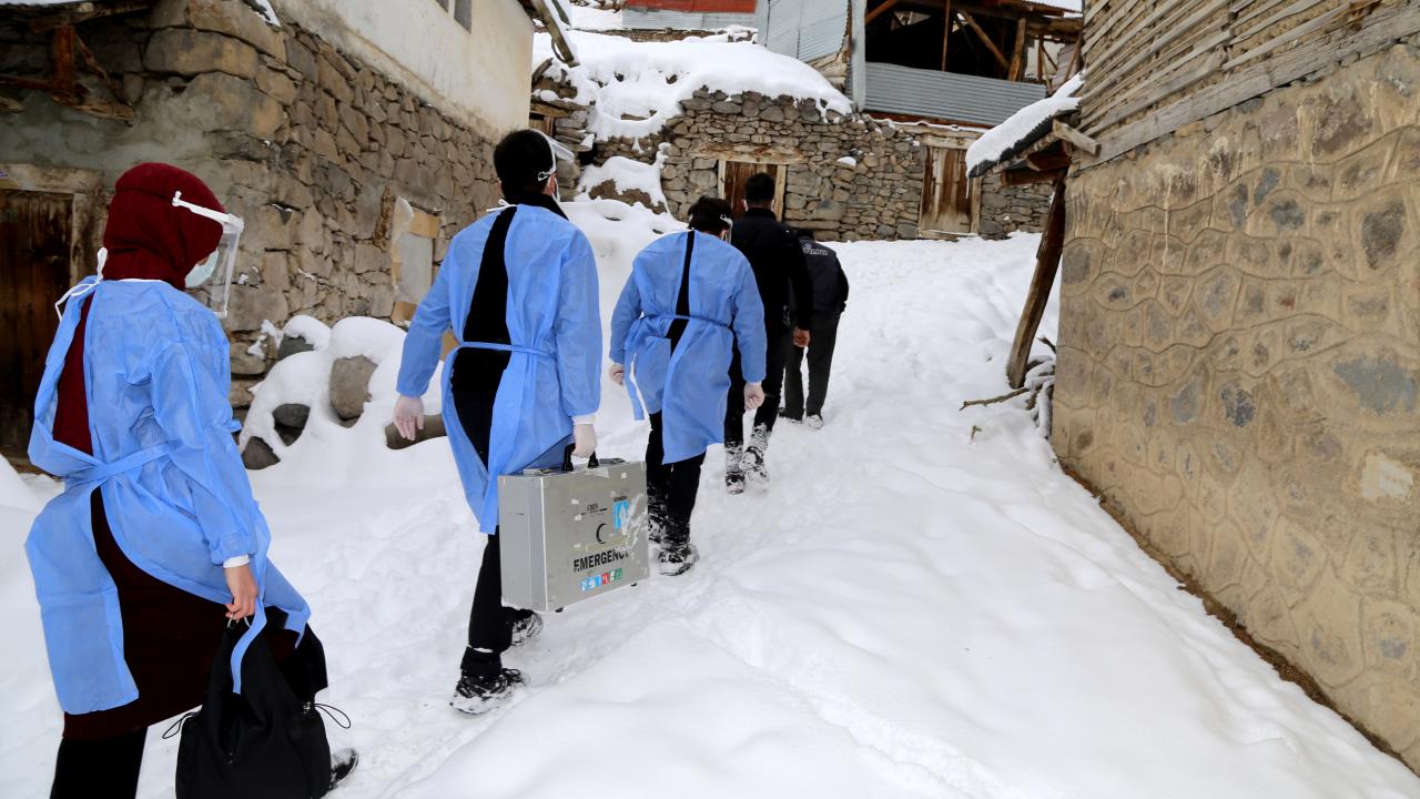 "Aşı bizler için de umut oldu"