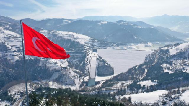 Kocaelideki Yuvacık Barajı beyaza büründü
