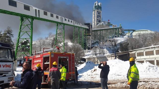 Düzcede çimento fabrikasında yangın