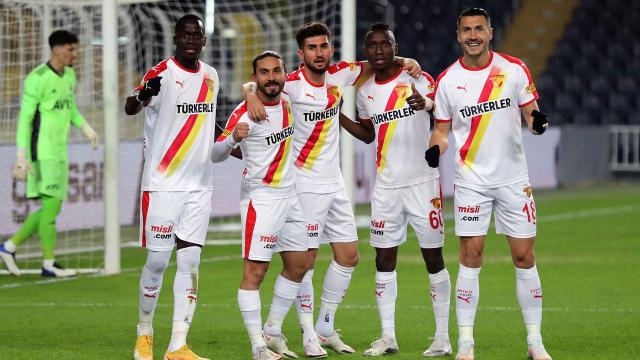 Göztepe Kadıköyde 20 yıl sonra kazandı