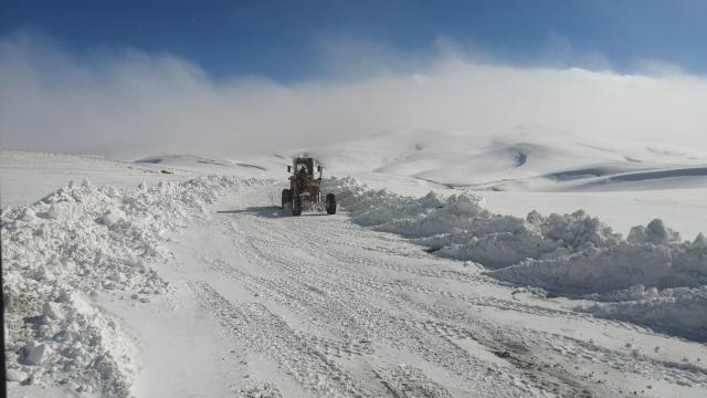 5 ilde 318 yol yoğun kar nedeniyle kapandı