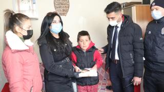 5'inci sınıf öğrencisinin istediği tableti polisler aldı