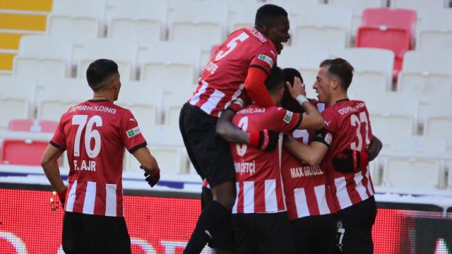 Sivasspor evinde kazandı