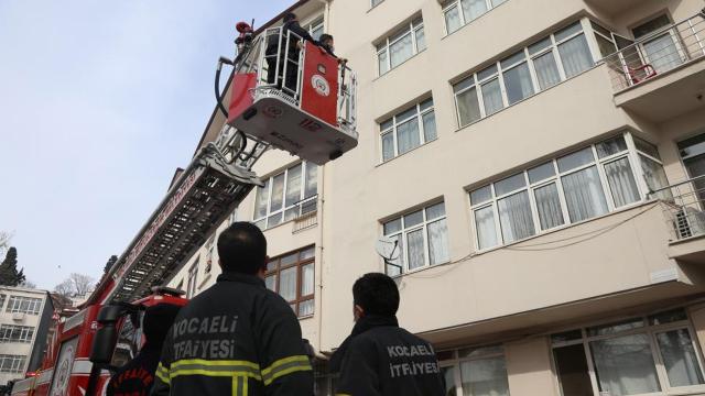 Ekipleri alarma geçiren vatandaş evinde uyurken bulundu
