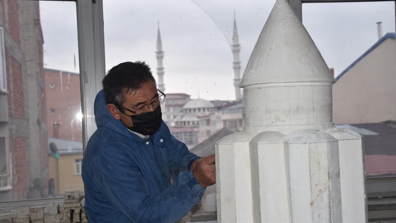 "Orijinal olması için taştan yapıyoruz"