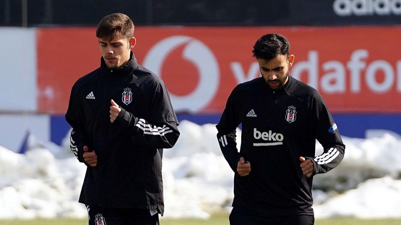Beşiktaş'ta Ghezzal ve Montero sahaya indi