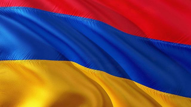 Ermenistanda Savunma Bakanı Karapetyan görevden alındı