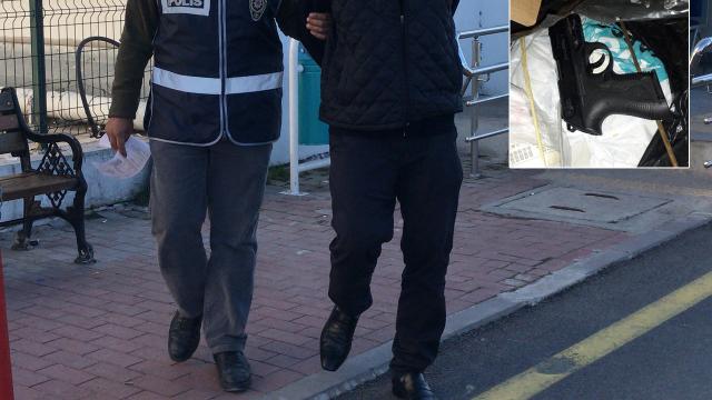 Manisada bir otomobilde 98 şişe kaçak içki ele geçirildi
