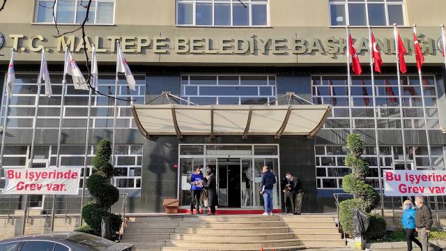 İstanbul Maltepe Belediyesinde işçiler greve başladı
