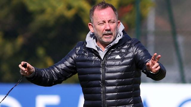 Sergen Yalçın derbi kadrosunu şekillendiriyor
