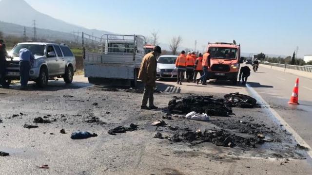 Osmaniyede seyir halindeki kamyonet yandı